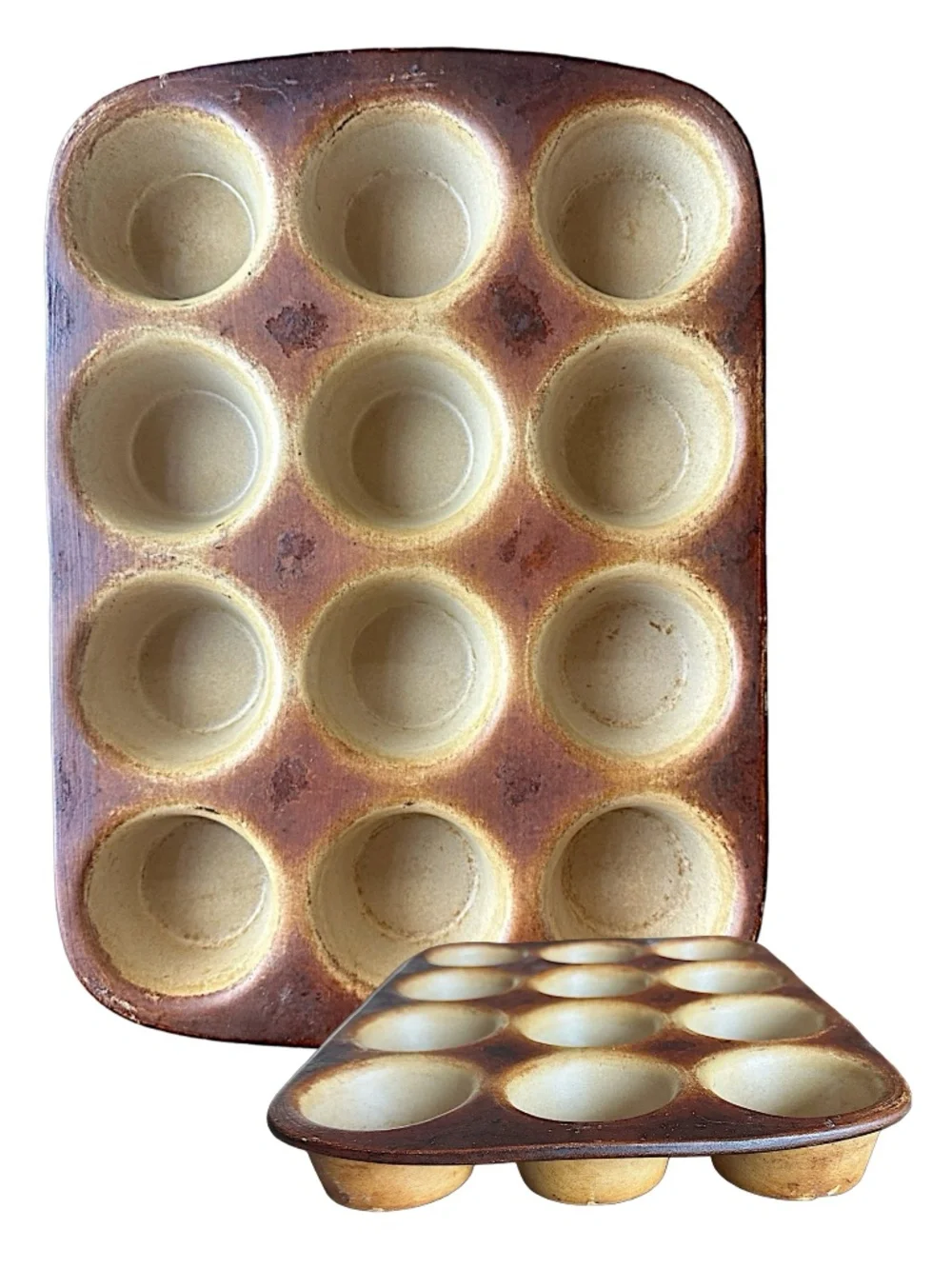 PAMPERED CHEF Stoneware 12 Cup Cupcake/Muffin Pan Seasoned Family Heritage USA